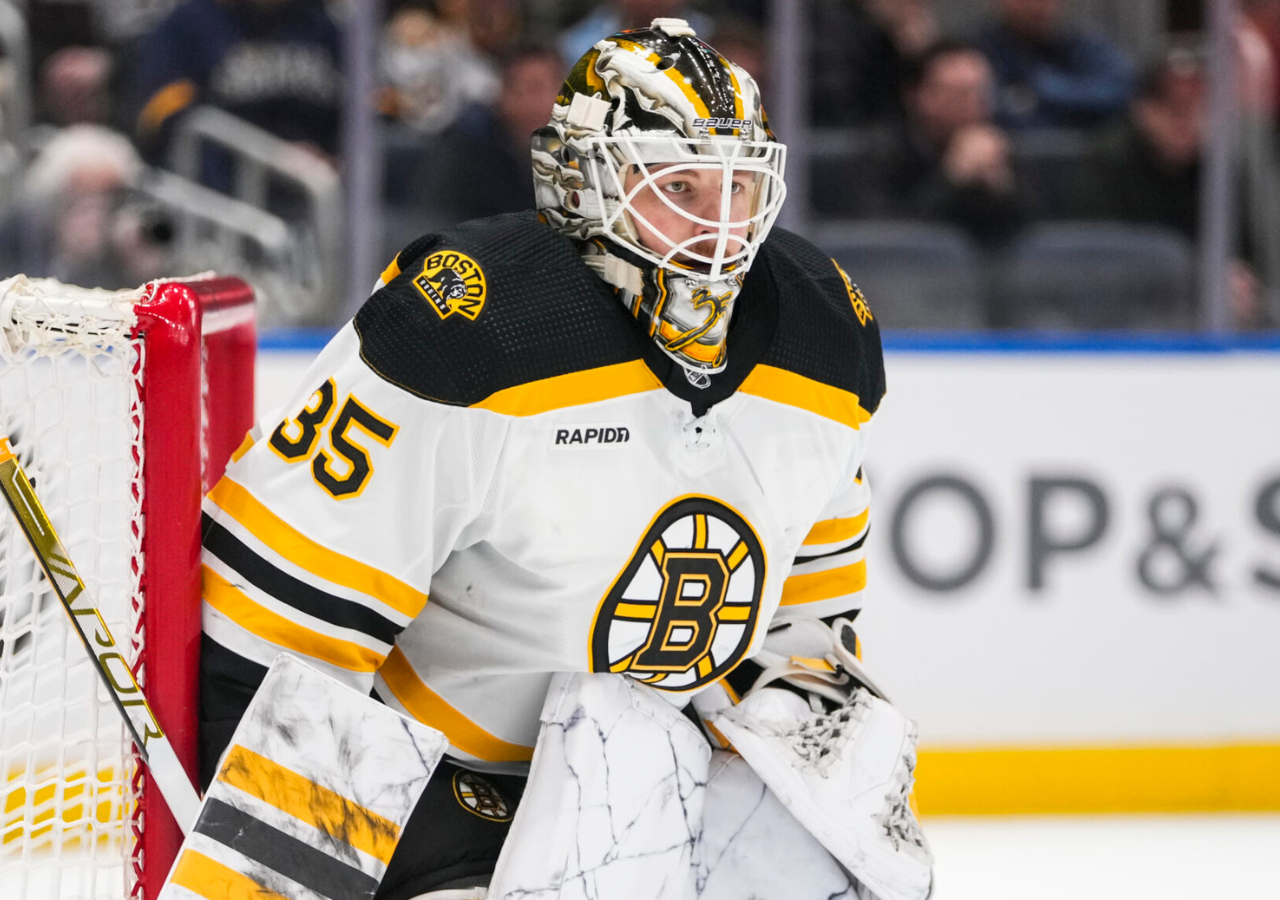 Insane Goalkeeper Score Wins for Boston Bruins