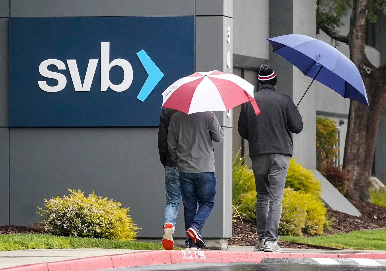 Employees at SVB Earned Bonuses Hours Before the Government Took Over