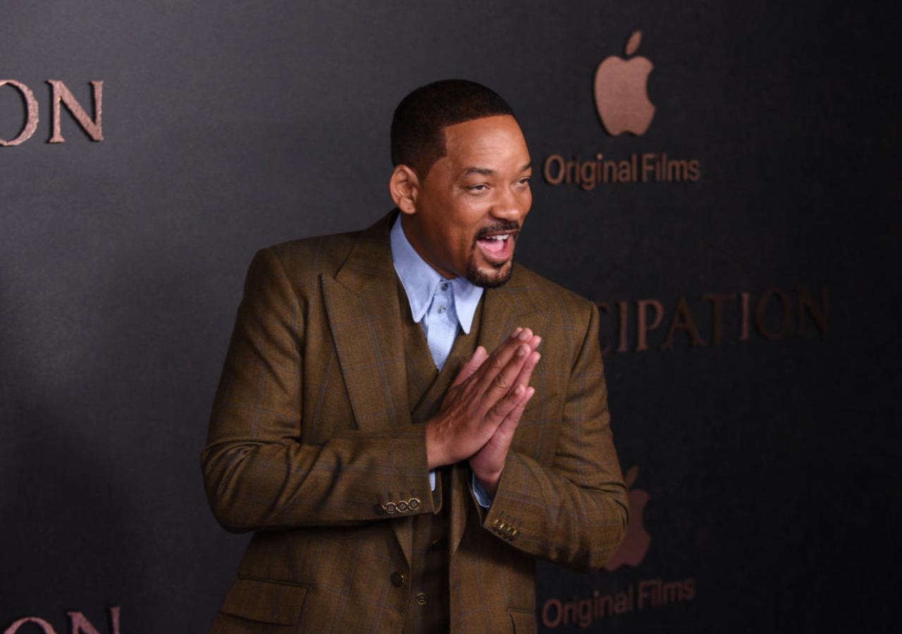 Will Smith makes a comeback on the awards stage
