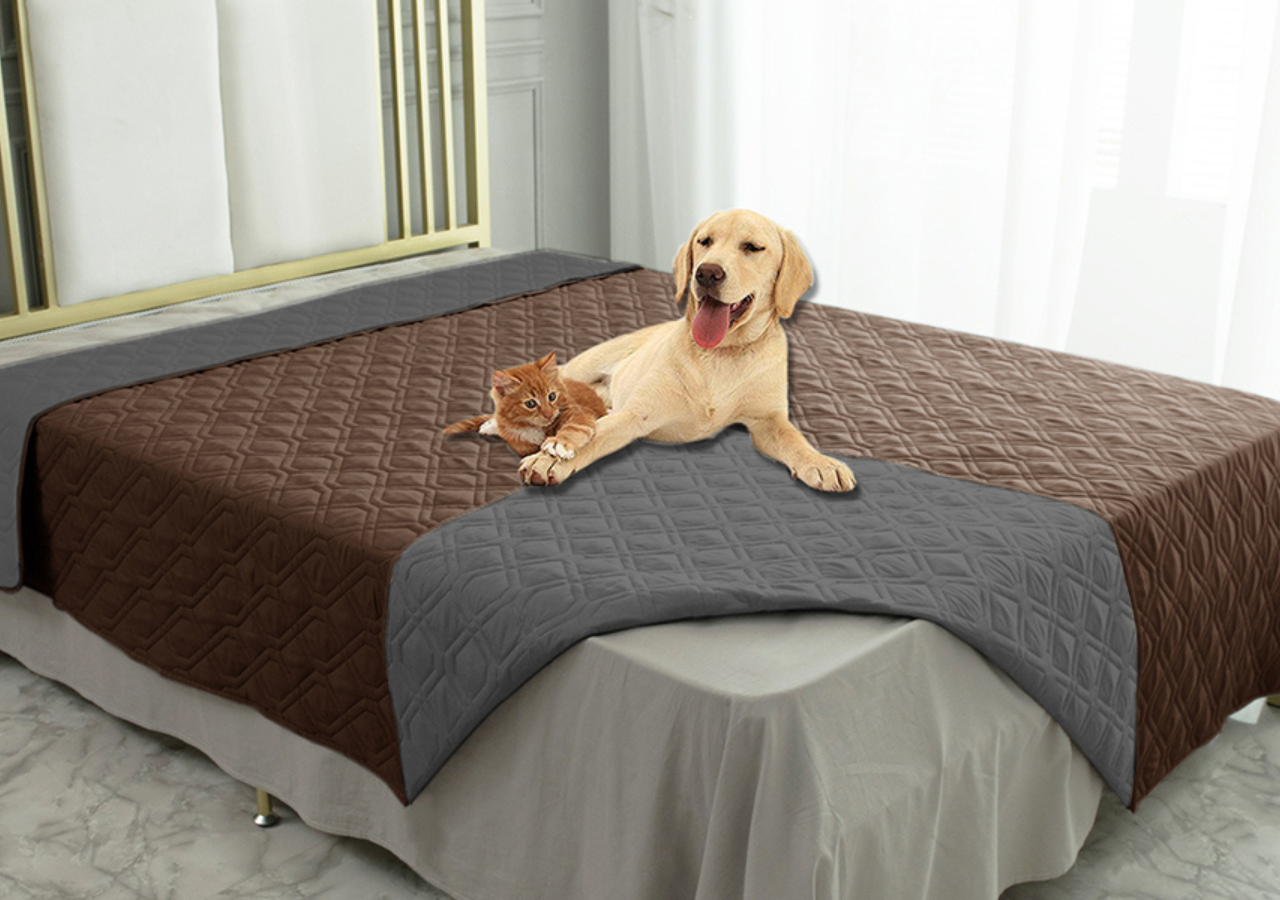 Discover the Ameritex Waterproof Dog Bed Cover