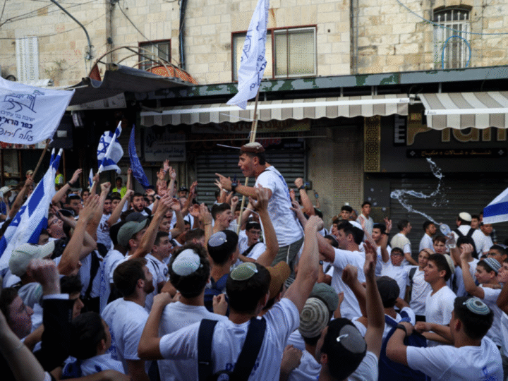 Thousands Chant ‘Death to Arabs’ at Jerusalem Flag March